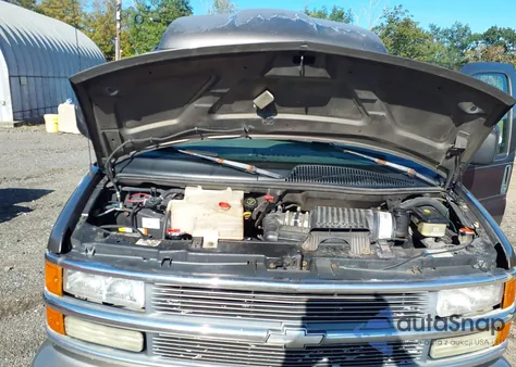 2002 Chevrolet Express from USA, damaged, VIN 1GBFG15R621165023